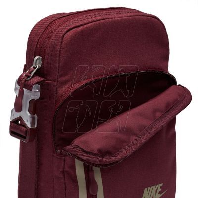 6. Nike Elemental Premium bag DN2557-681