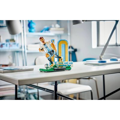 18. LEGO Editions 43015 - Lionel Messi - Football Legend