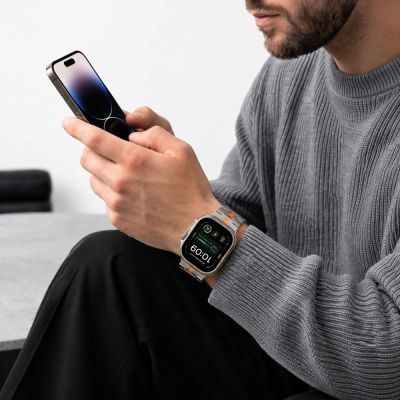 7. Tech-Protect Stainless Band for Apple Watch 44 / 45 / 46 / 49 mm – silver-orange
