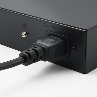 8. Qoltec Network Switch SWITCH Gigabit Ethernet | 24x RJ45 | 2x SFP | 1000 Mb/s