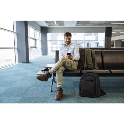 28. Kensington Contour 2.0 Pro Backpack for 17" Laptop