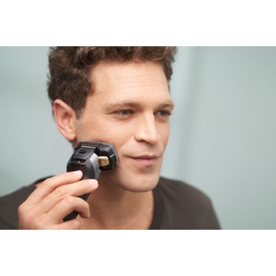 3. Panasonic ES-LV69-S803 Electric Shaver, Silver | Panasonic