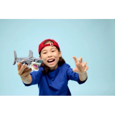 8. LEGO Creator 31381 Menacing Shark with Treasure Chest