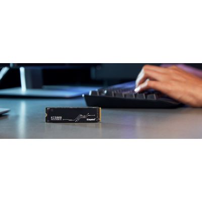 3. Kingston KC3000 SSD (2TB; M.2 2280; PCIe 4.0 x4 NVMe; SKC3000D/2048G)