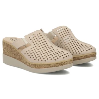 4. Leather wedge sandals with closed heel, beige, Filippo DK6818