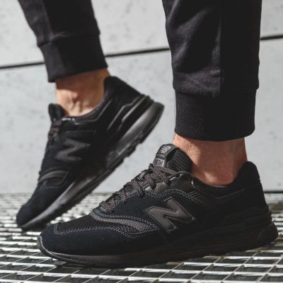 7. New Balance M CM997HCI shoes