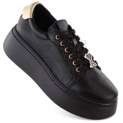 7. Vinceza W JAN313 black leather platform shoes