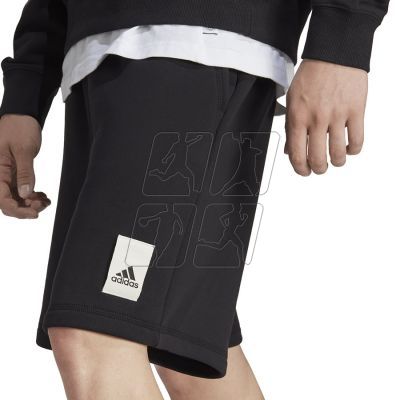 5. Shorts adidas Caps SHO M IA9357