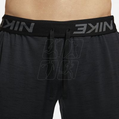 4. Nike Yoga Dri-FIT M CZ2208-010 pants