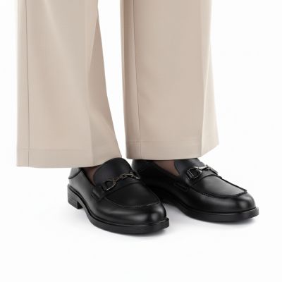 5. Women's leather moccasins, black, Vinceza 18117