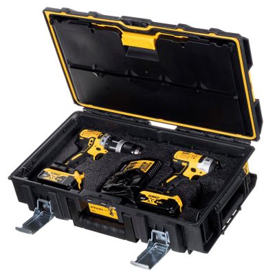 19. 18V DCK422P3 DEWALT Combo Kit