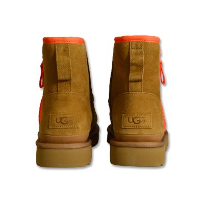 4. Women's UGG W Classic Mini Zipper Tape Logo Chestnut Snow Boots - 1144034-CHE
