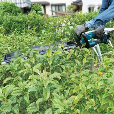 18. 18V DUH606Z MAKITA Cordless Hedge Trimmer