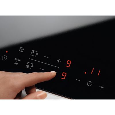 7. Electrolux EHF 6343FOK ceramic hob (4 cooking zones; black)