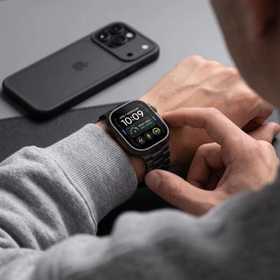 8. Tech-Protect Stainless Bracelet for Apple Watch 44 / 45 / 46 / 49 mm – Black