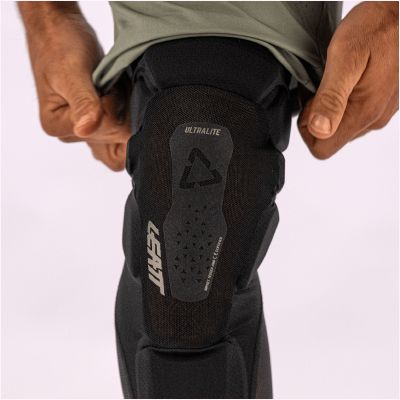 5. LEATT Knee Guard 6.0 Evo Knee Protectors