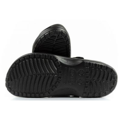 9. Crocs Classic Clog 206624-001