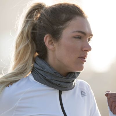 12. Reebok RRAC-10130GR Running Neck Warmer