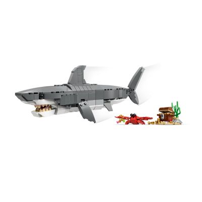 6. LEGO CREATOR 3IN1 31381 Menacing Shark and Treasure Chest