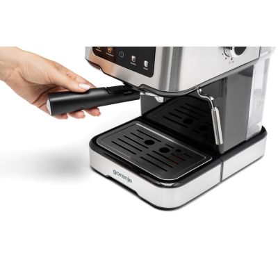 8. Gorenje ESCM15CD 15 bar espresso machine
