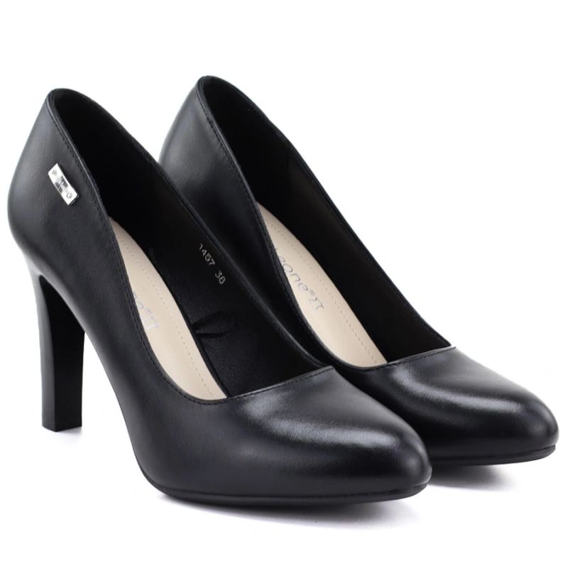 9. Women's black pumps with a block heel Sergio Leone 1457