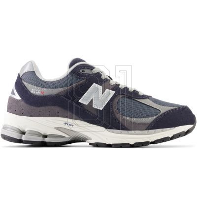 7. New Balance M M2002RSF sports shoes