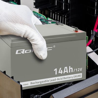 4. Qoltec 53045 maintenance-free battery