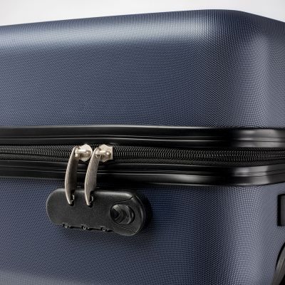 15. Hi-Tec Porto 35 suitcase 92800308514