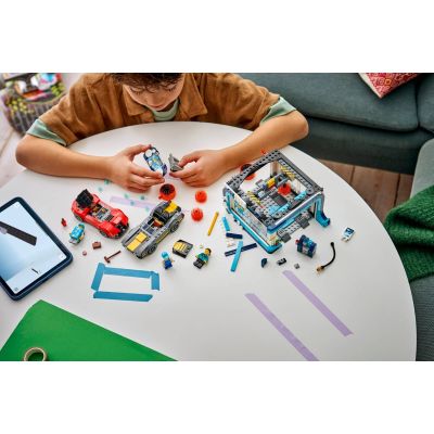 10. LEGO City 60497 - Automatic Car Wash
