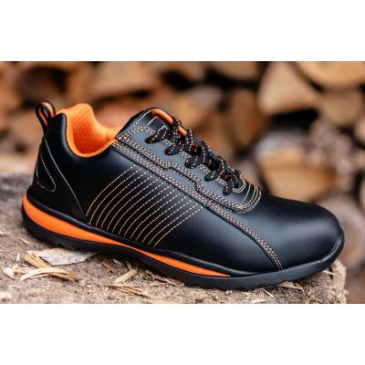 2. NEO tools 82-103 safety shoes