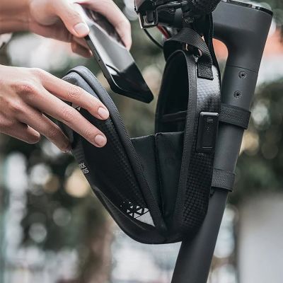 4. Rockbros bag 3011006301 for the handlebar of a bicycle or scooter 1.3 l - black