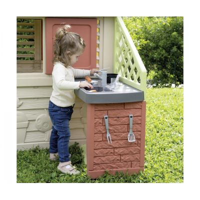 4. Smoby 810739 playhouse