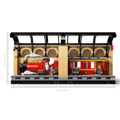 5. LEGO Harry Potter 76450 Book Nook: Hogwarts Express