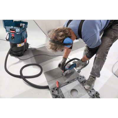 3. Bosch GAS 35 L SFC+ Professional Black, Blue 1200 W