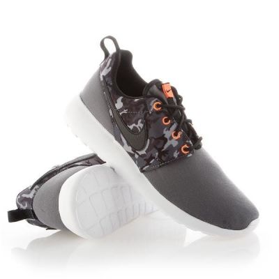 2. Nike Roshe One Print Jr 677782-004 shoes