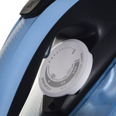 3. PHILIPS DST 7020/20 iron