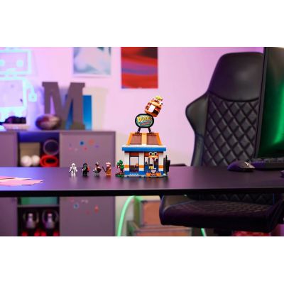 17. LEGO Fortnite 77076 Durrr Burger Restaurant