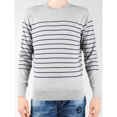 4. Wrangler Fine Crew Knit Sweater W8550QL37