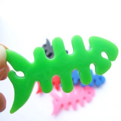 6. Fish-shaped headphone cable wrap - green