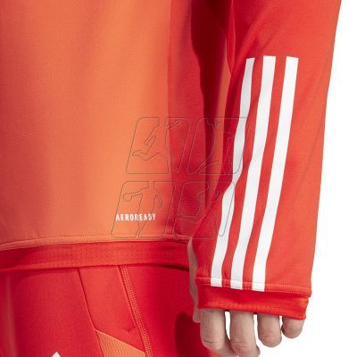 6. Adidas FC Bayern Training Top M IQ0609 sweatshirt