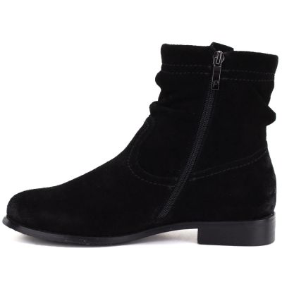 3. Women’s black unlined leather ankle boots Potocki JE19480