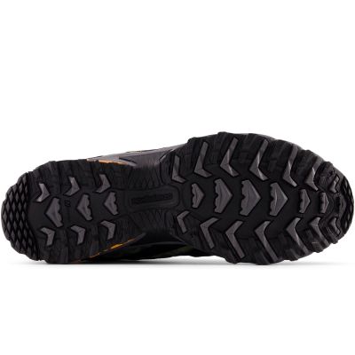 11. New Balance unisex sports shoes ML610TAP