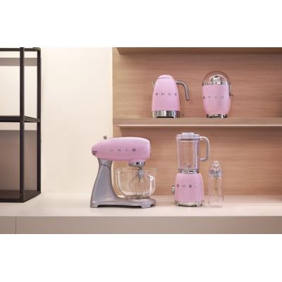 6. Smeg KLF04PKEU Electric Kettle 1.7 L 2400 W Pink