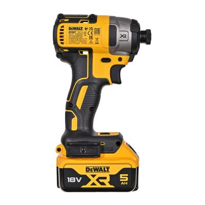 6. DeWalt DCF887P2-QW DCF887P2-QW (1/4'') impact driver