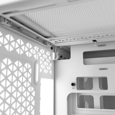 24. Corsair 2500X RGB ICUELINK WHITE case