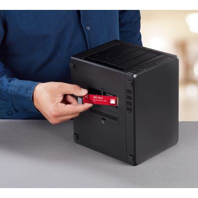 17. WD Red SN700 WDS200T1R0C SSD (2 TB ; M.2; PCIe NVMe 3.0 x4)