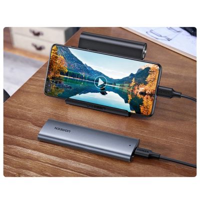 9. Ugreen Hard Drive Bay M.2 B-Key SATA 3.0 5Gbps Gray + USB Type C Cable (CM400)