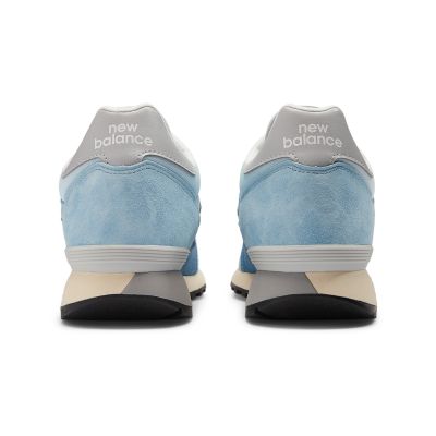 4. New Balance M475VTG shoes
