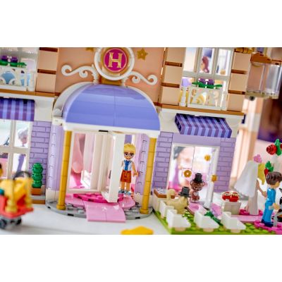29. LEGO Friends 42704 - Heartlake City Grand Hotel