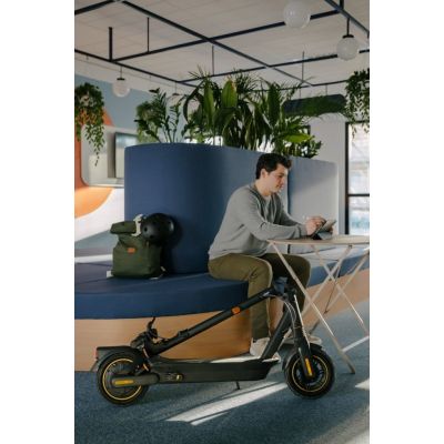 7. Ninebot by Segway KickScooter MAX G2 D 20 km/h Black 15.3 Ah